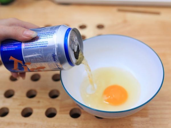 Cách thức chế biến nước uống bia và trứng gà khá đơn giản.