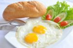 7 sai lầm khi chăm sóc tóc khiến tóc gãy rụng nhiều hơn và biện pháp khắc phục