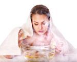 7 sai lầm khi chăm sóc tóc khiến tóc gãy rụng nhiều hơn và biện pháp khắc phục