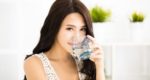 7 sai lầm khi chăm sóc tóc khiến tóc gãy rụng nhiều hơn và biện pháp khắc phục